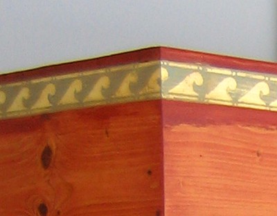 Schrank rot - Detail Bordüre